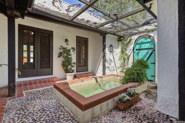 315 CLUB DR, San Antonio, TX 78201