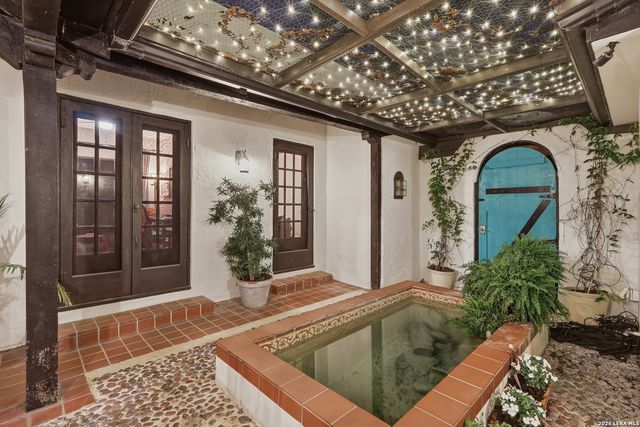 315 CLUB DR, San Antonio, TX 78201