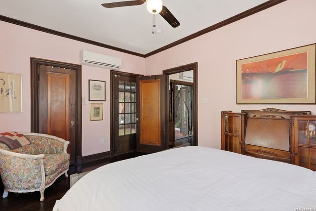 315 CLUB DR, San Antonio, TX 78201