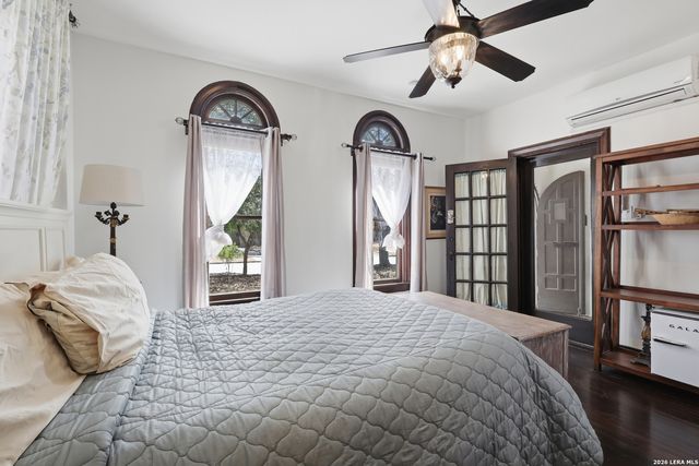 315 CLUB DR, San Antonio, TX 78201