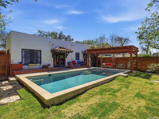 315 CLUB DR, San Antonio, TX 78201