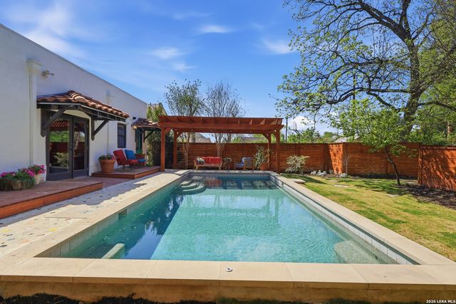 315 CLUB DR, San Antonio, TX 78201