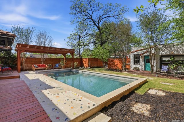 315 CLUB DR, San Antonio, TX 78201