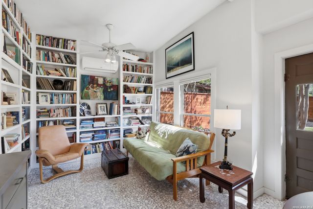 315 CLUB DR, San Antonio, TX 78201