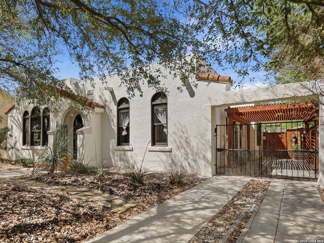 315 CLUB DR, San Antonio, TX 78201