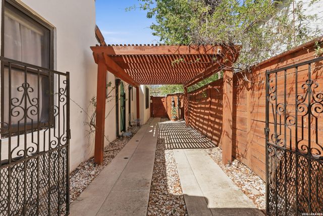 315 CLUB DR, San Antonio, TX 78201