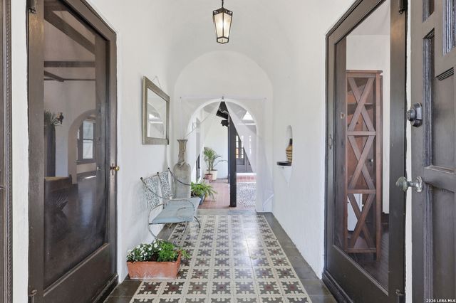 315 CLUB DR, San Antonio, TX 78201