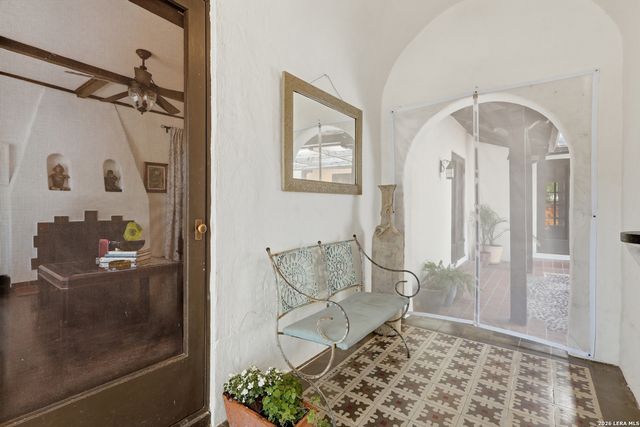 315 CLUB DR, San Antonio, TX 78201