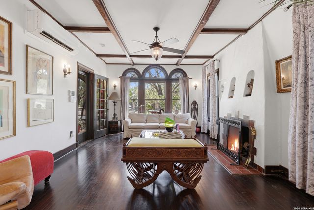 315 CLUB DR, San Antonio, TX 78201