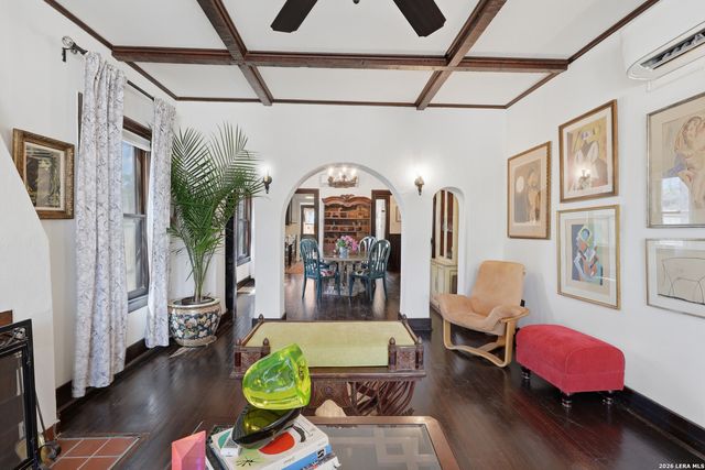 315 CLUB DR, San Antonio, TX 78201