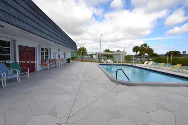 2886 E Fernley Drive 58, West Palm Beach, FL 33415