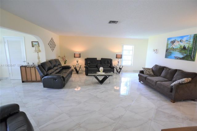 2886 E Fernley Drive 58, West Palm Beach, FL 33415