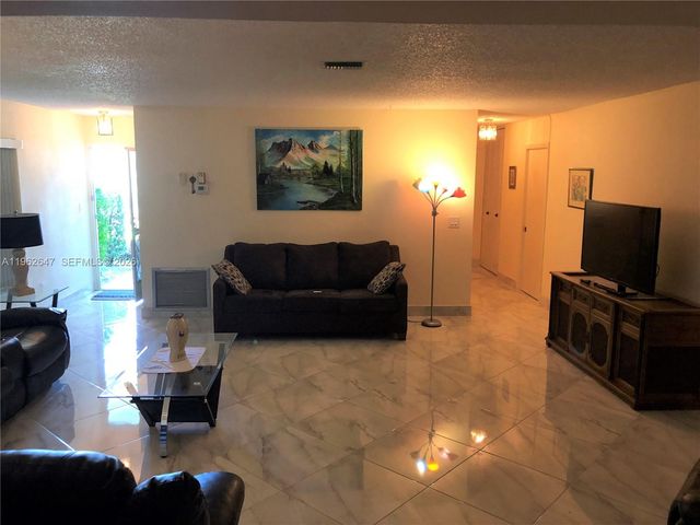 2886 E Fernley Drive 58, West Palm Beach, FL 33415