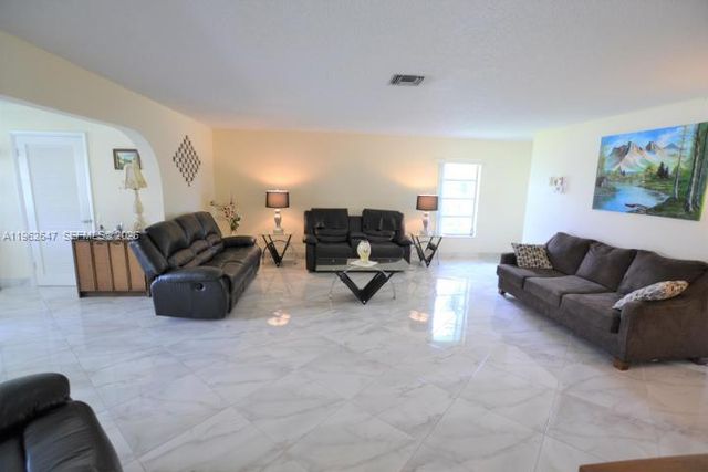 2886 E Fernley Drive 58, West Palm Beach, FL 33415