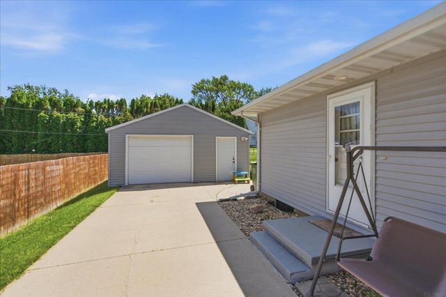 1223 Maxine Avenue, Waterloo, IA 50701