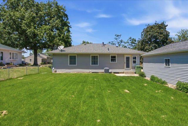 1223 Maxine Avenue, Waterloo, IA 50701