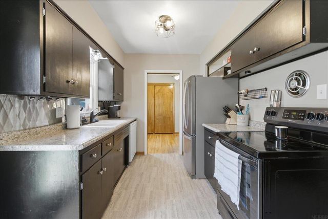 1223 Maxine Avenue, Waterloo, IA 50701