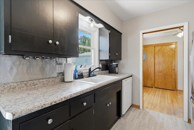 1223 Maxine Avenue, Waterloo, IA 50701