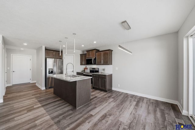 8910 Peregrine Road, Lincoln, NE 68505