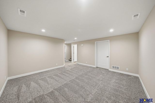 8910 Peregrine Road, Lincoln, NE 68505