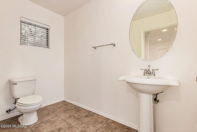 2935 E Canyon Bend Street, Tucson, AZ 85716