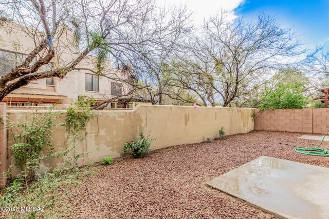 2935 E Canyon Bend Street, Tucson, AZ 85716