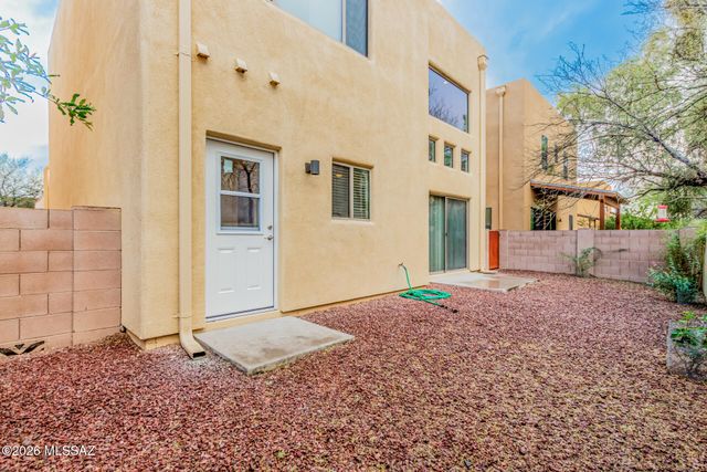 2935 E Canyon Bend Street, Tucson, AZ 85716