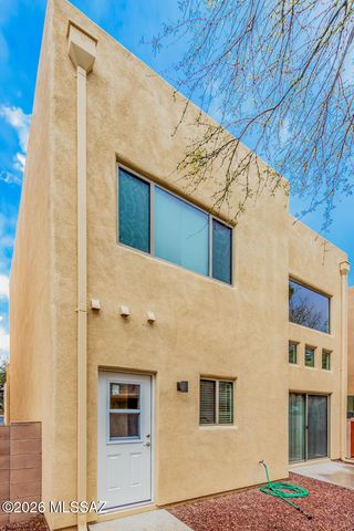 2935 E Canyon Bend Street, Tucson, AZ 85716