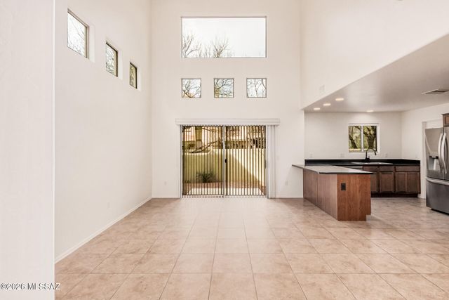 2935 E Canyon Bend Street, Tucson, AZ 85716