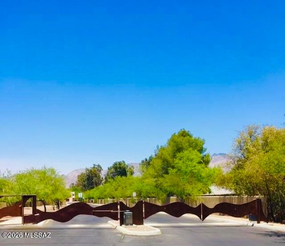 2935 E Canyon Bend Street, Tucson, AZ 85716