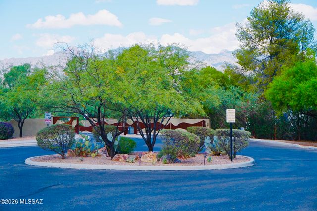 2935 E Canyon Bend Street, Tucson, AZ 85716