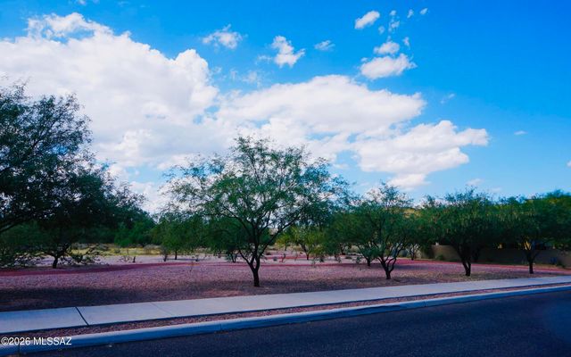 2935 E Canyon Bend Street, Tucson, AZ 85716