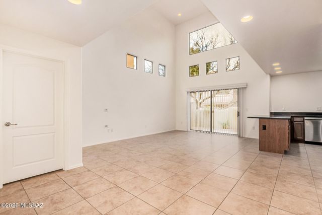 2935 E Canyon Bend Street, Tucson, AZ 85716