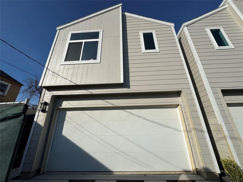 3225 Dennis Street, Houston, TX 77004