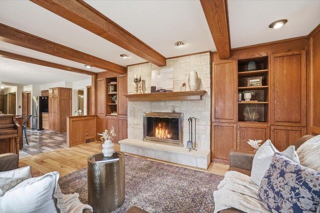 8755 W Meadow LANE, Franklin, WI 53132