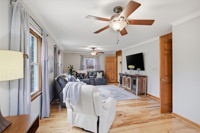 8755 W Meadow LANE, Franklin, WI 53132