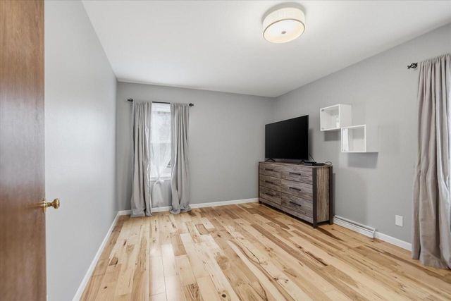 8755 W Meadow LANE, Franklin, WI 53132