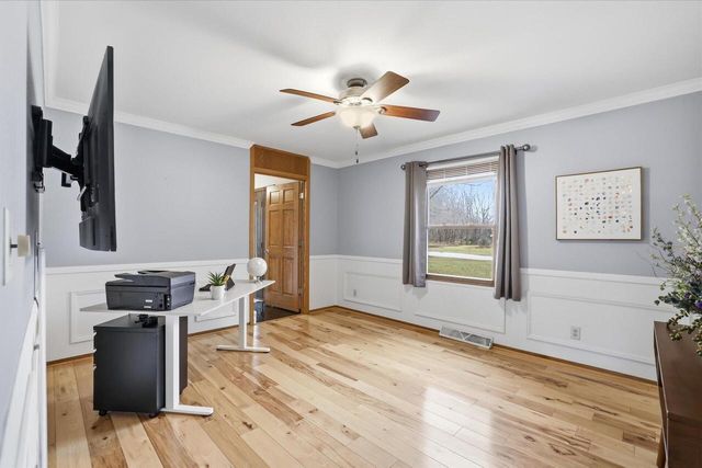 8755 W Meadow LANE, Franklin, WI 53132