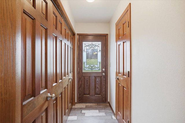 8755 W Meadow LANE, Franklin, WI 53132