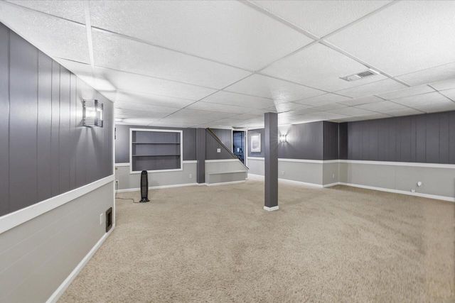 8755 W Meadow LANE, Franklin, WI 53132