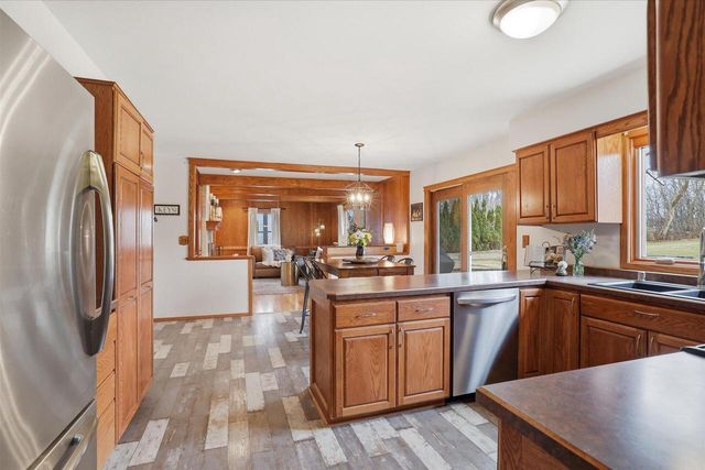 8755 W Meadow LANE, Franklin, WI 53132