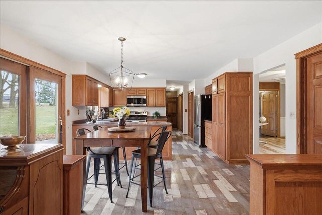 8755 W Meadow LANE, Franklin, WI 53132