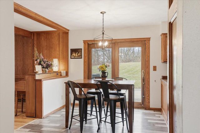 8755 W Meadow LANE, Franklin, WI 53132