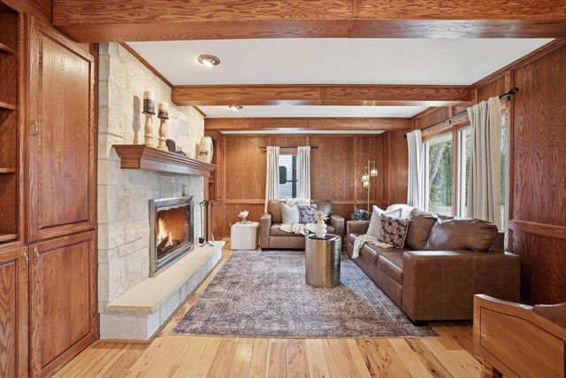 8755 W Meadow LANE, Franklin, WI 53132