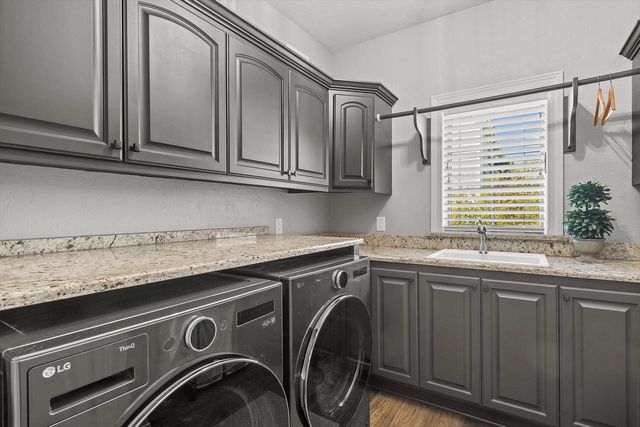 6140 Conservancy DRIVE, New Berlin, WI 53151