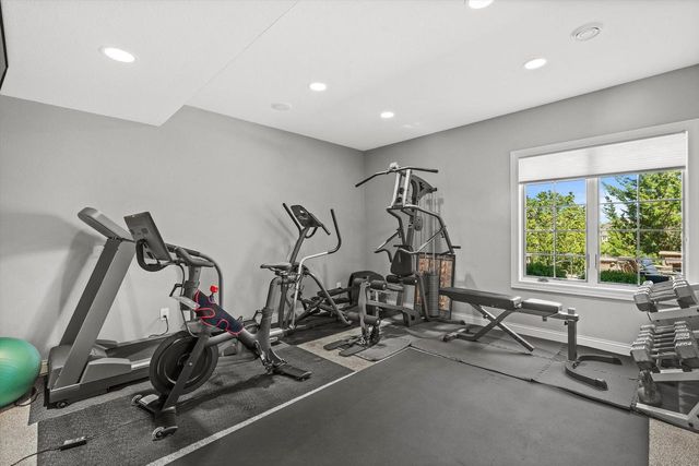 6140 Conservancy DRIVE, New Berlin, WI 53151