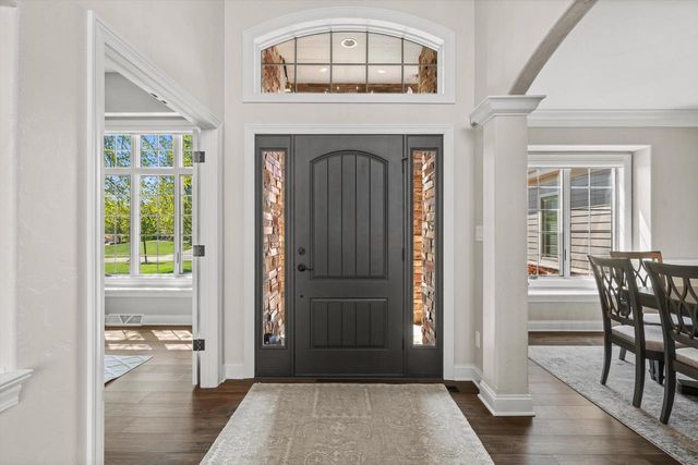 6140 Conservancy DRIVE, New Berlin, WI 53151