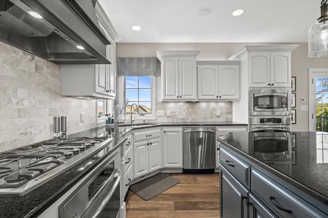 6140 Conservancy DRIVE, New Berlin, WI 53151