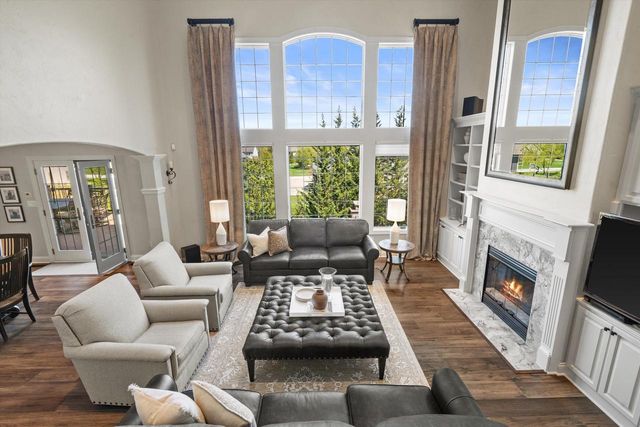 6140 Conservancy DRIVE, New Berlin, WI 53151