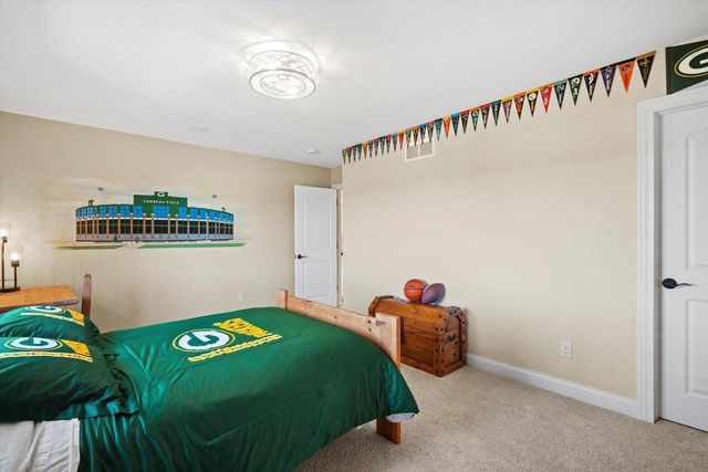 6140 Conservancy DRIVE, New Berlin, WI 53151